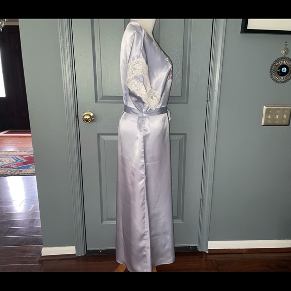 Val.Mode Silky Satin Lace Trim, Embroidery Lilac Long Robe - Picture 7 of 13